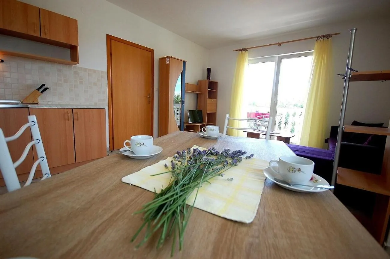 Apartments With A Parking Space Kremenici, Krk - 22269 Malinska 0*,