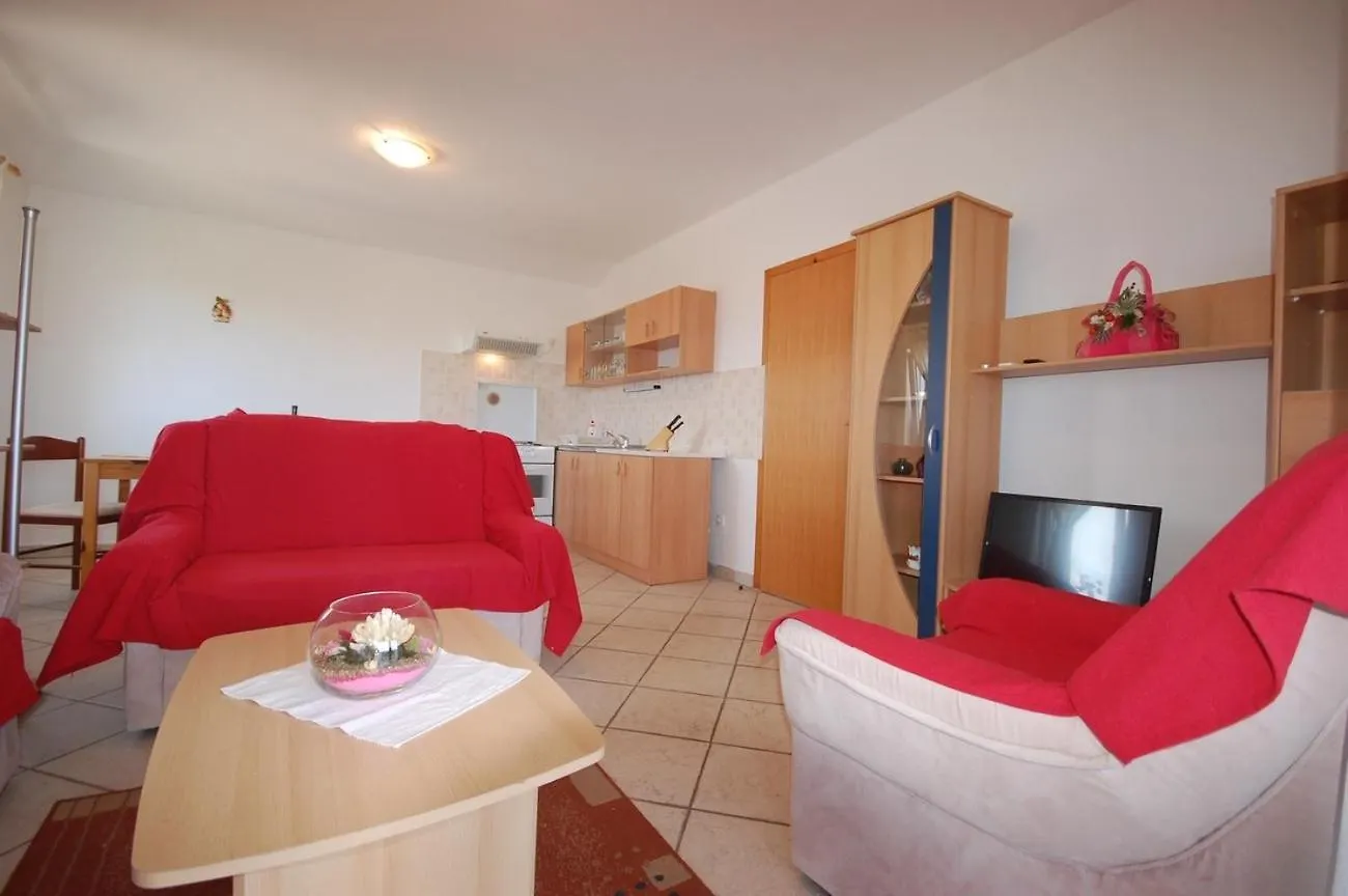 Apartments With A Parking Space Kremenici, Krk - 22269 Malinska